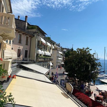 Casa Elisabetta, Affacciata Sul Golfo Apartment Salo Bagian luar foto