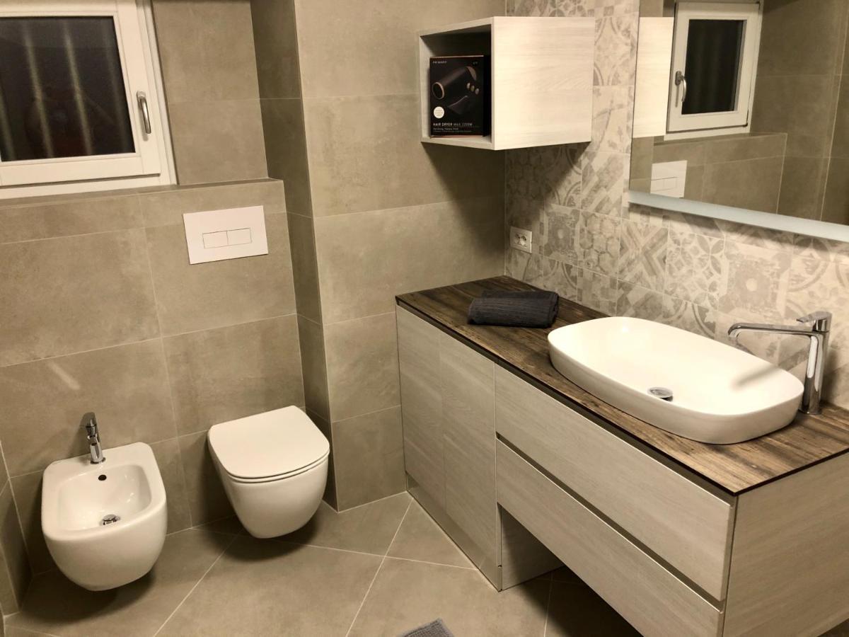 Casa Elisabetta, Affacciata Sul Golfo Apartment Salo Bagian luar foto