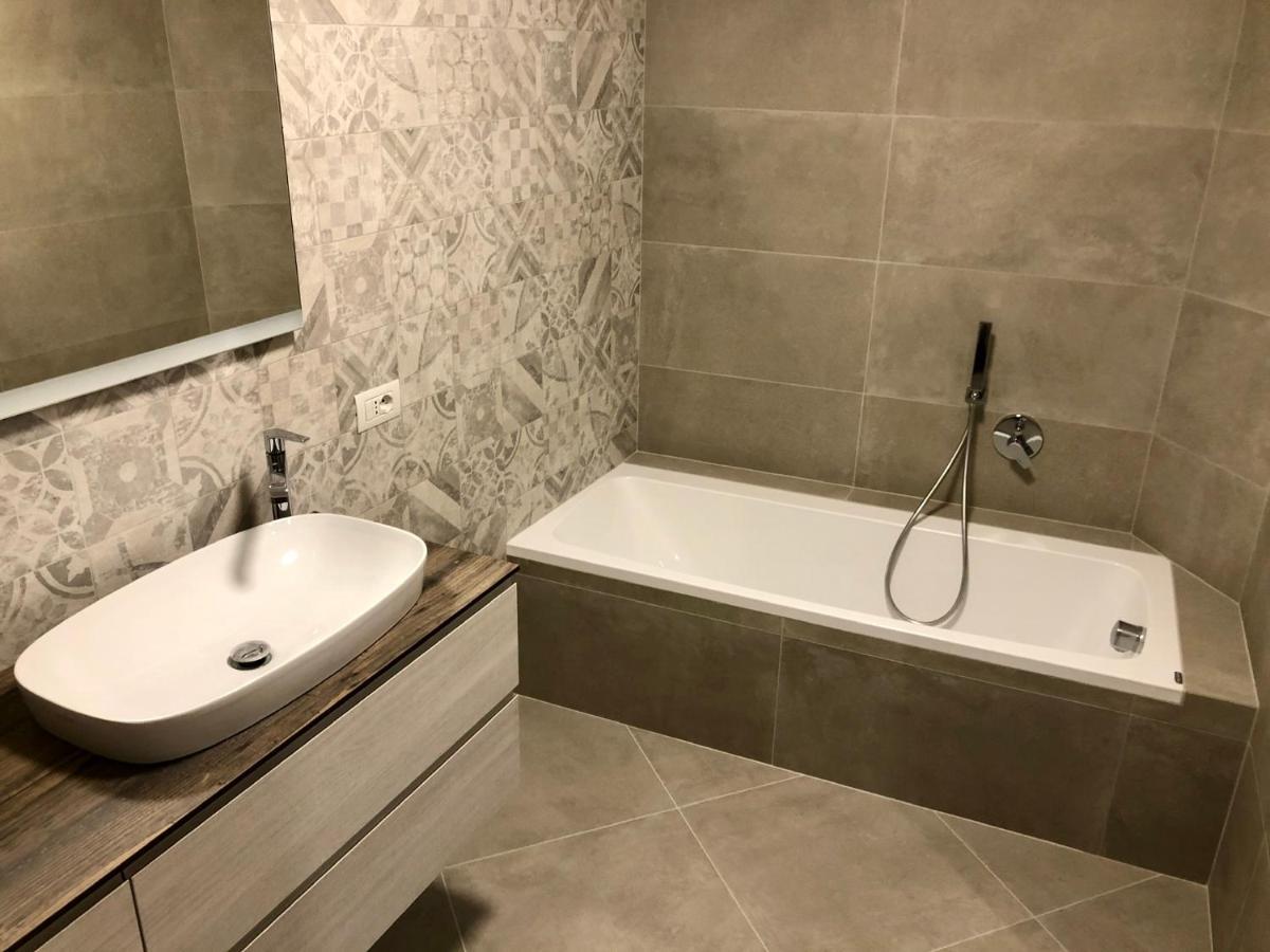Casa Elisabetta, Affacciata Sul Golfo Apartment Salo Bagian luar foto
